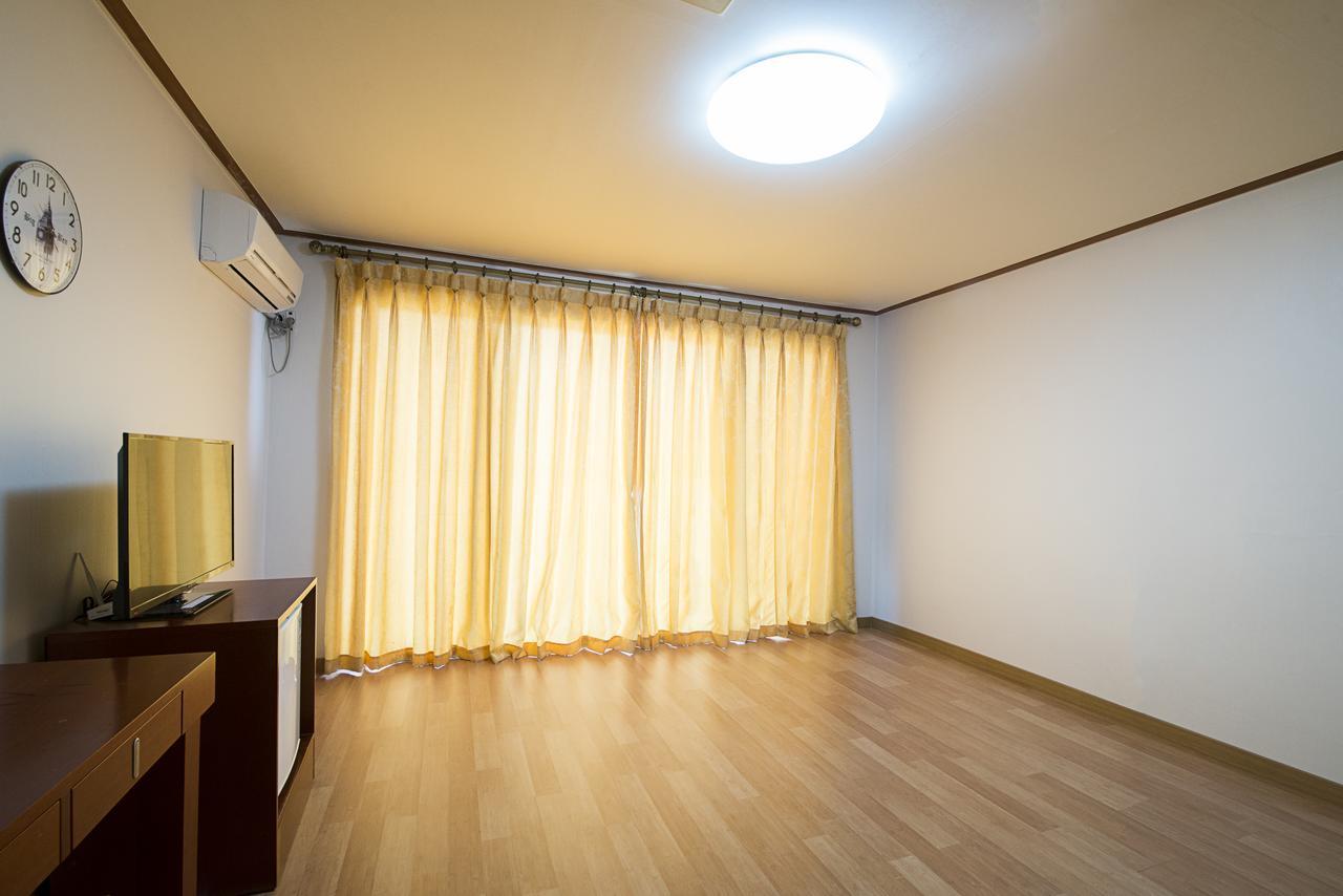 Jeju Youth Hostel Экстерьер фото
