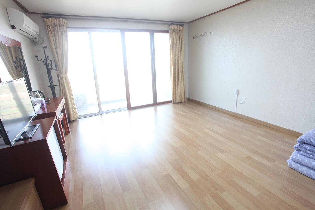 Jeju Youth Hostel Экстерьер фото