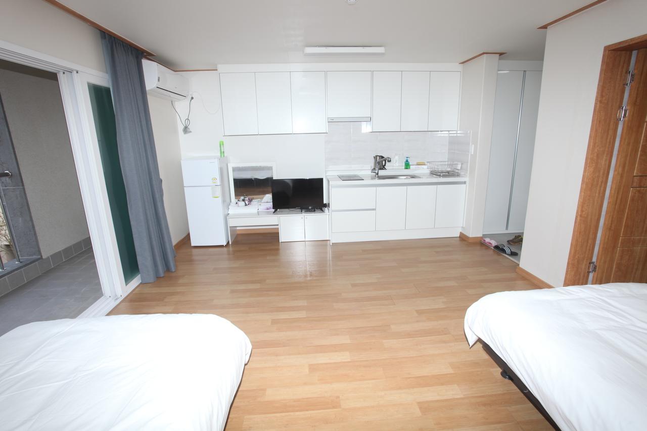 Jeju Youth Hostel Экстерьер фото